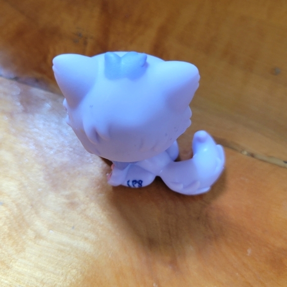 Littlest Pet Shop LPS #1771 Purple Cat Persian Kitten Orange Eyes 2007 - Picture 9 of 10